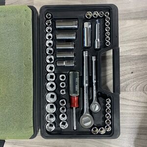 Husky 1/4" & 3/8" Drive 51pc SAE & Metric Socket Set + 1/4" Ratchet USA